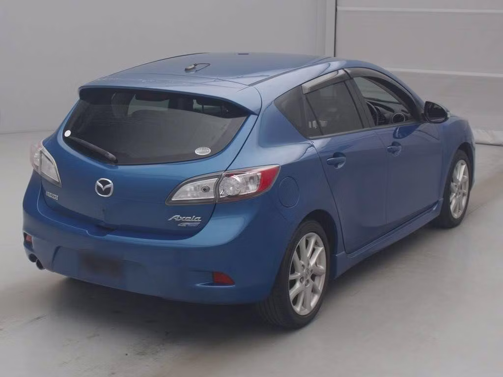 MAZDA AXELA