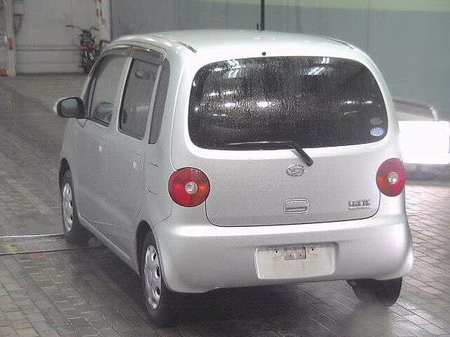 DAIHATSU MOVE LATTE