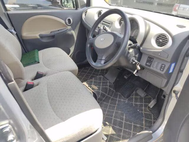 DAIHATSU MOVE LATTE