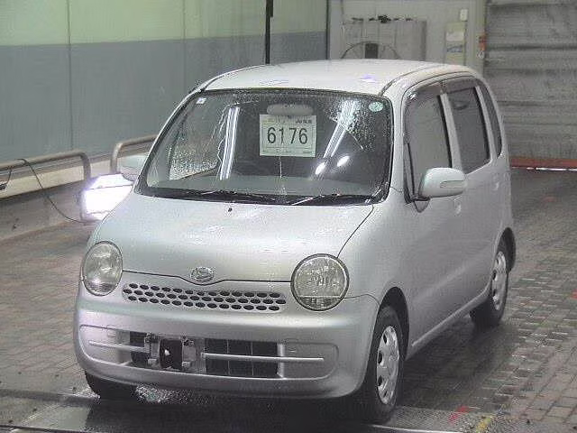 DAIHATSU MOVE LATTE