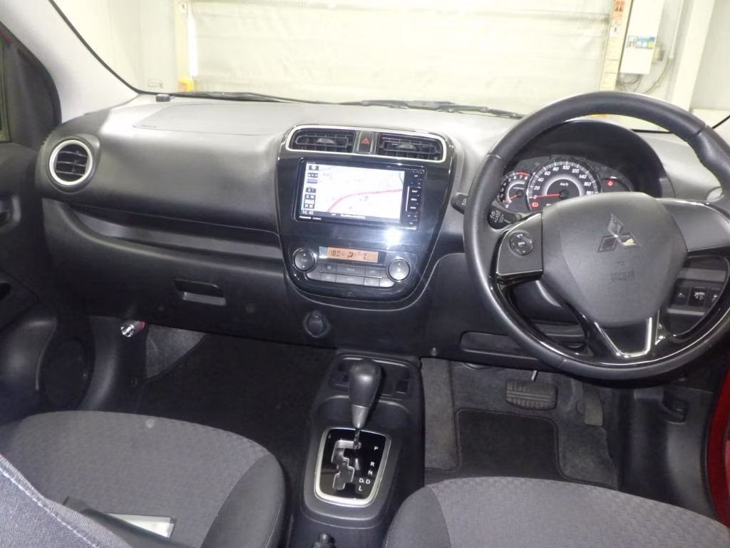 MITSUBISHI MIRAGE