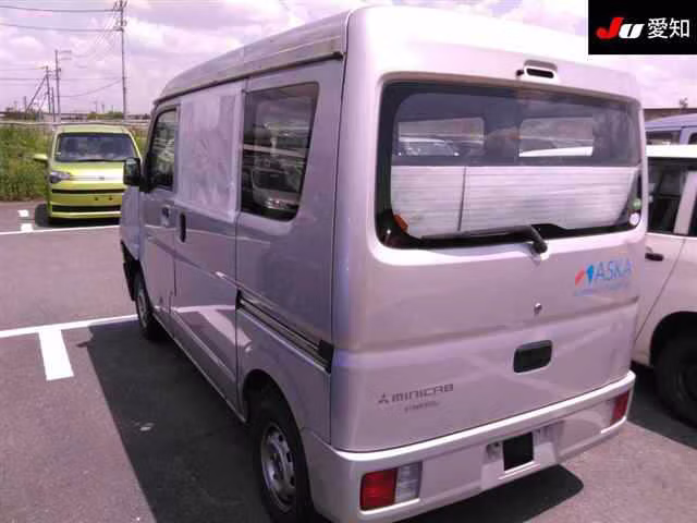 MITSUBISHI MINICAB