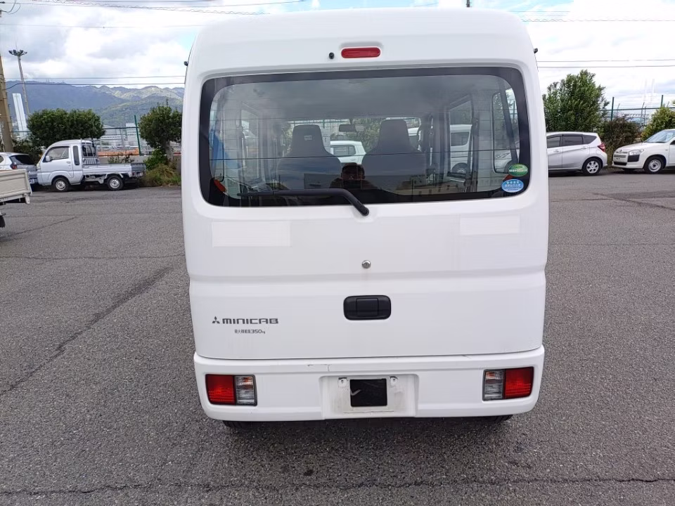 MITSUBISHI MINICAB
