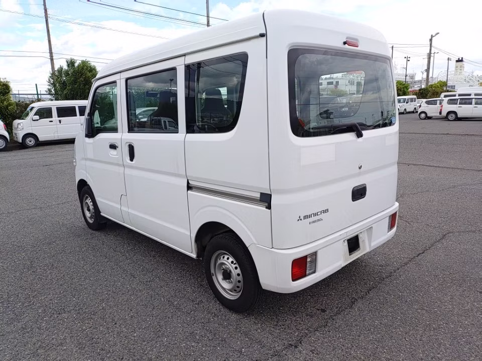 MITSUBISHI MINICAB