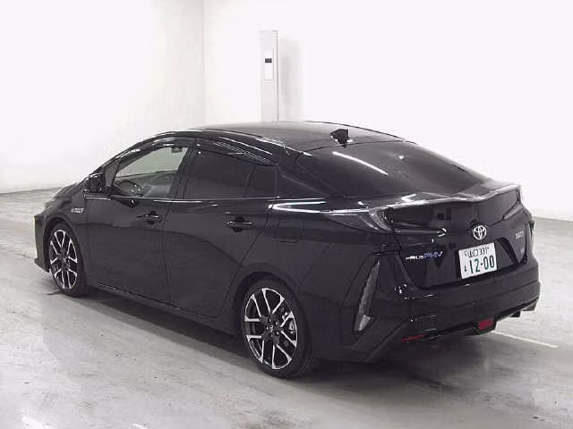 TOYOTA PRIUS PHV