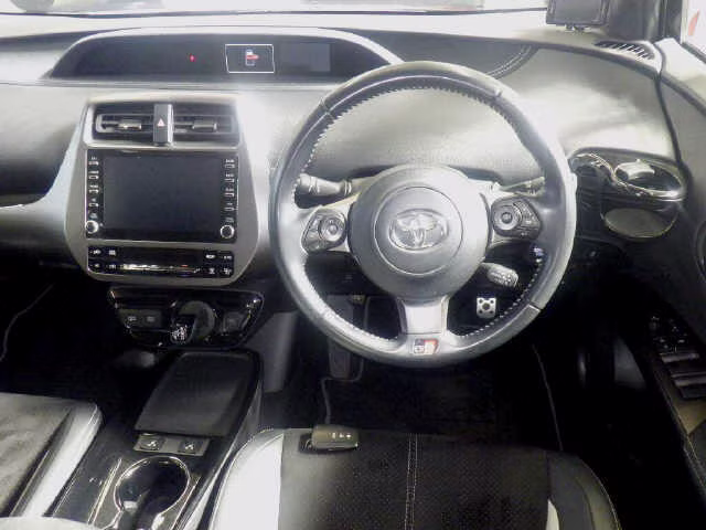 TOYOTA PRIUS PHV