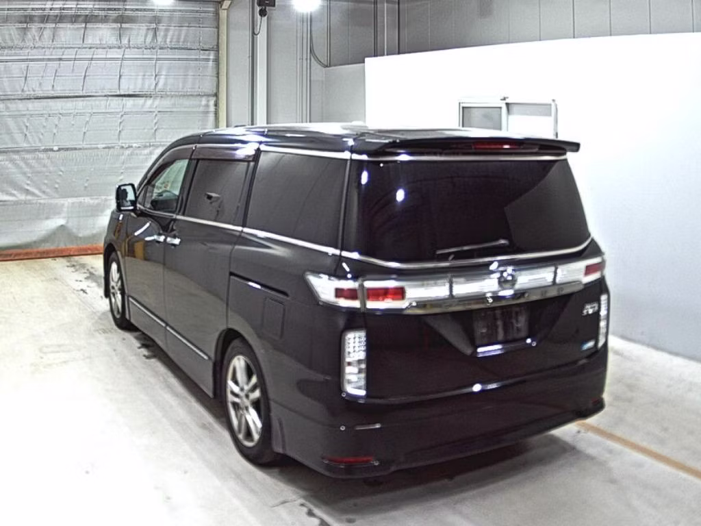 NISSAN ELGRAND