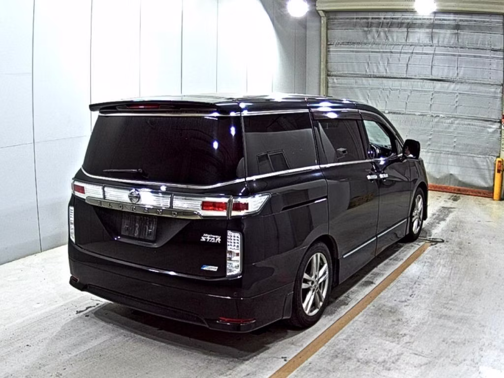 NISSAN ELGRAND