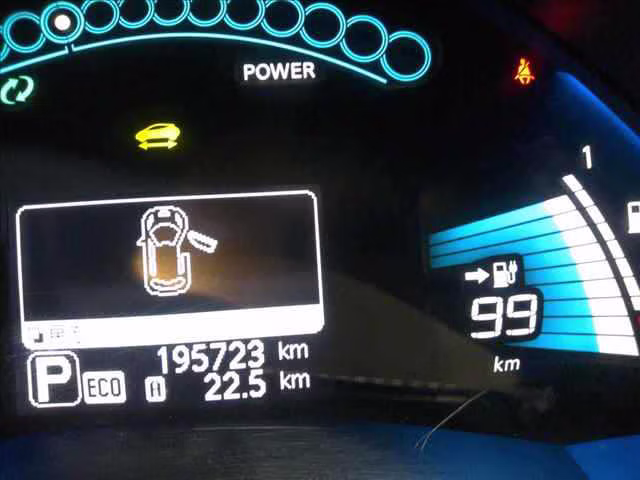 NISSAN LEAF