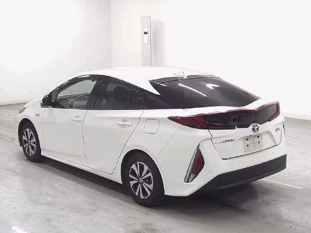 TOYOTA PRIUS PHV