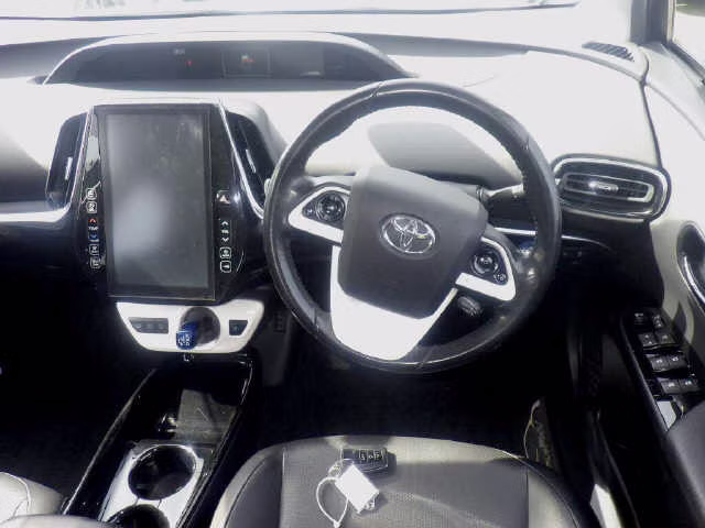 TOYOTA PRIUS PHV