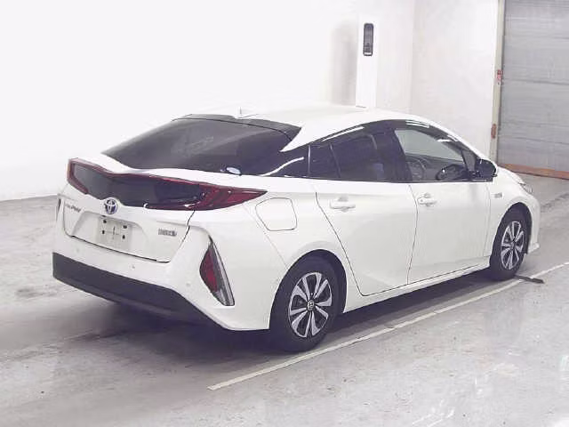 TOYOTA PRIUS PHV