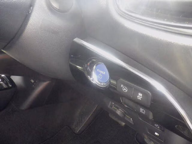 TOYOTA PRIUS PHV