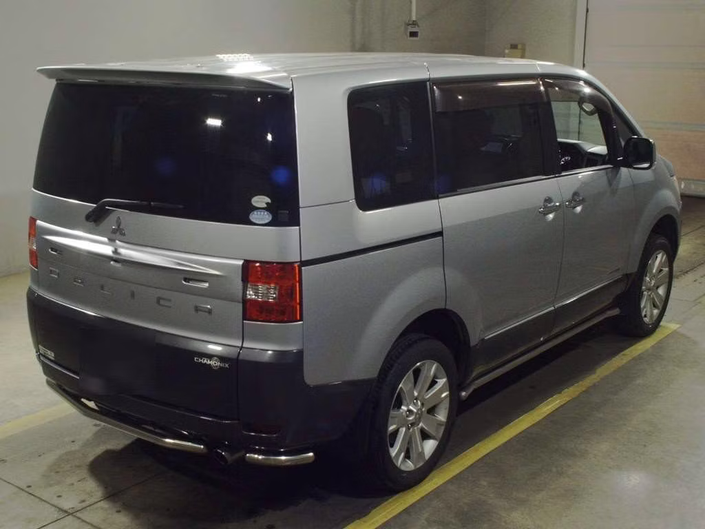 MITSUBISHI DELICA D:5