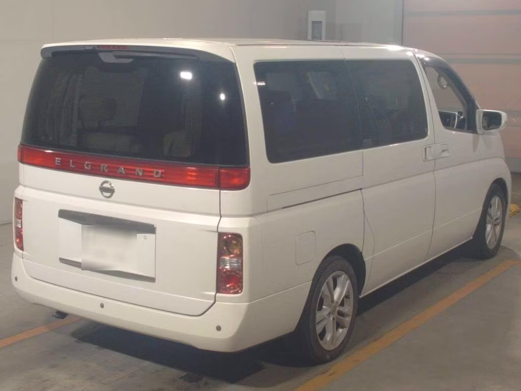 NISSAN ELGRAND