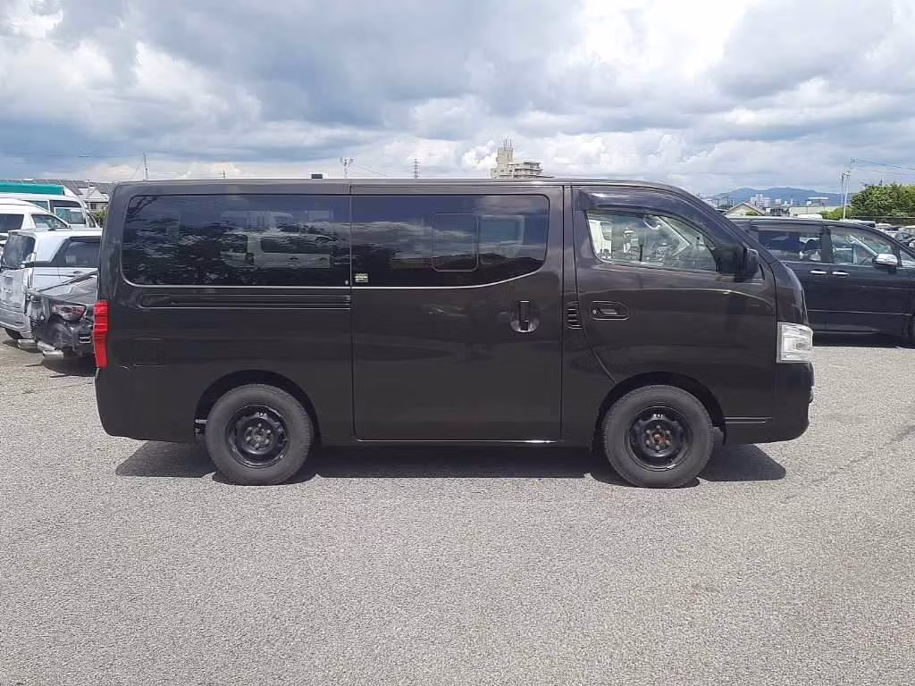 NISSAN NV350 CARAVAN
