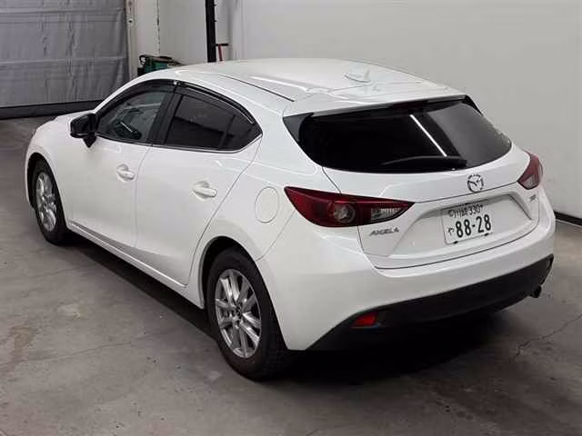 MAZDA AXELA