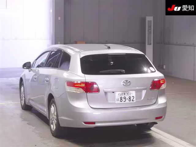 TOYOTA AVENSIS
