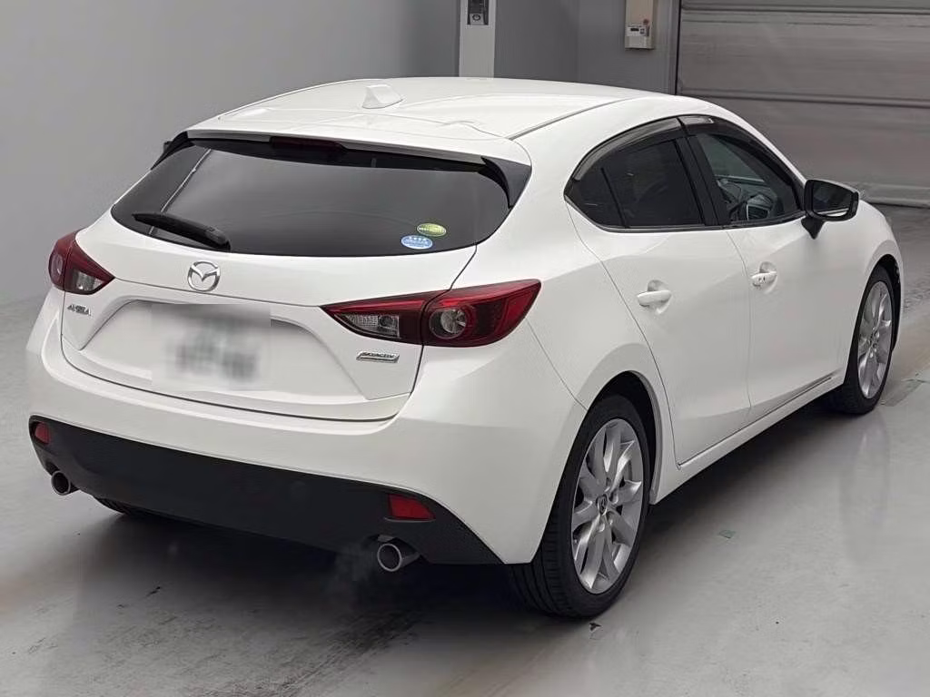 MAZDA AXELA