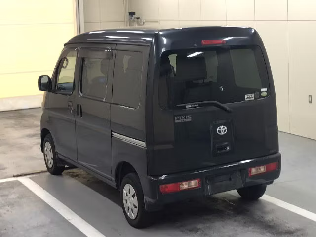 TOYOTA PIXIS VAN