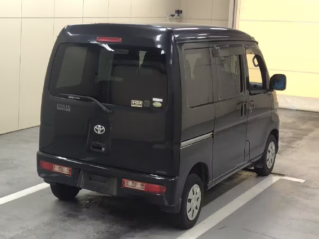 TOYOTA PIXIS VAN