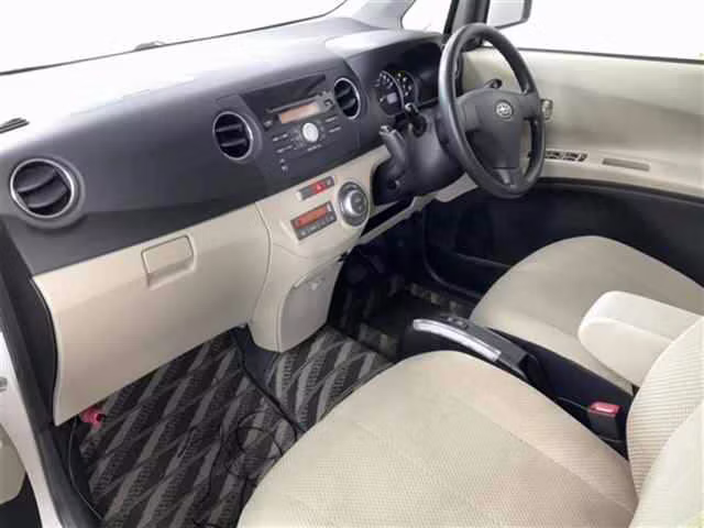 SUBARU LUCRA