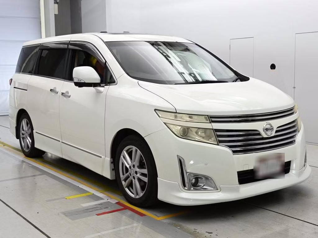 NISSAN ELGRAND