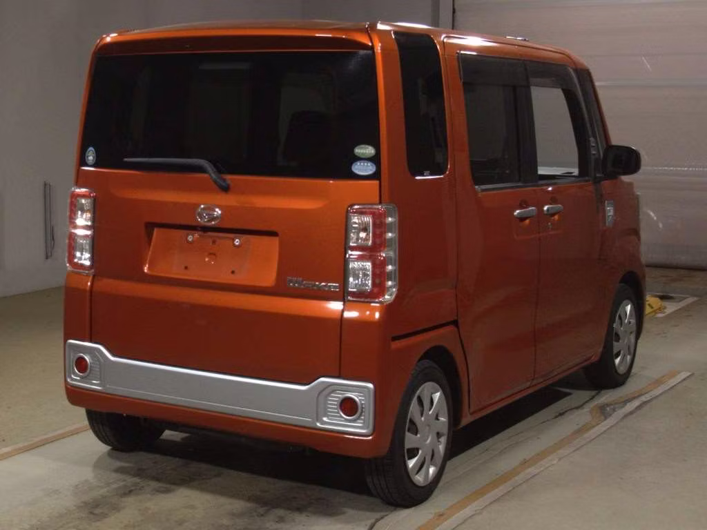 DAIHATSU WAKE