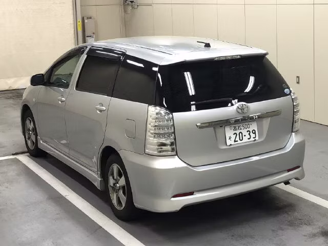 TOYOTA WISH