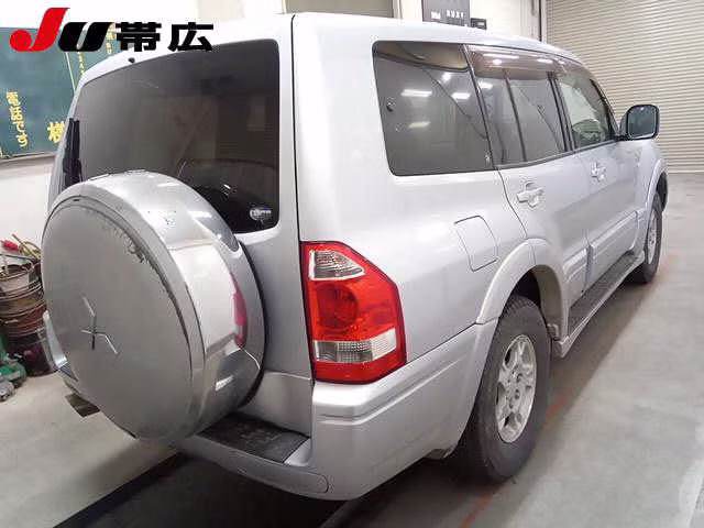 MITSUBISHI PAJERO