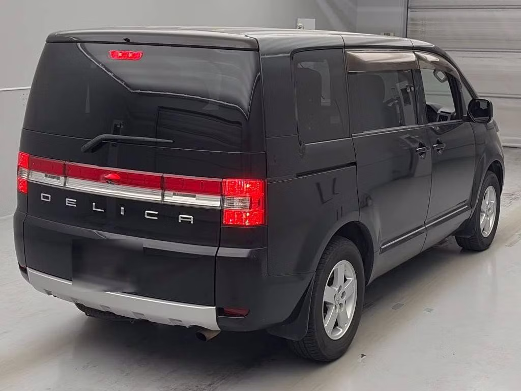 MITSUBISHI DELICA D:5