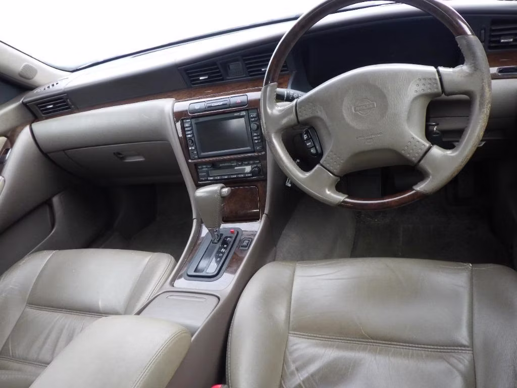 NISSAN LAUREL