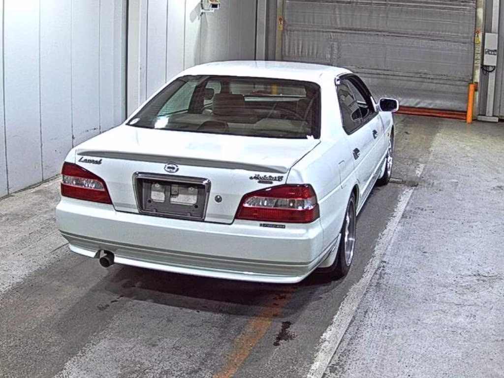 NISSAN LAUREL