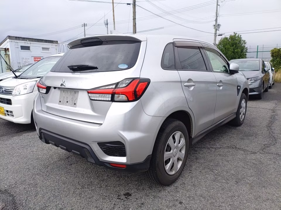 MITSUBISHI RVR