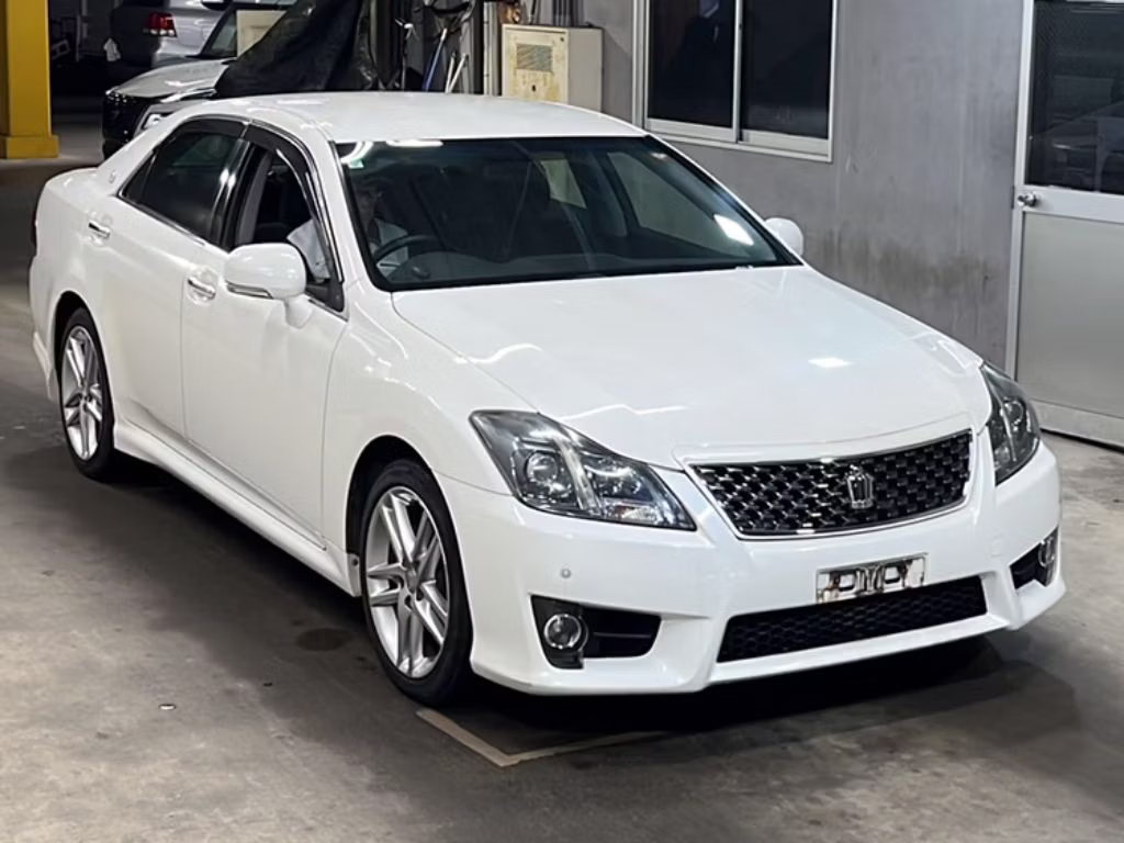 TOYOTA CROWN