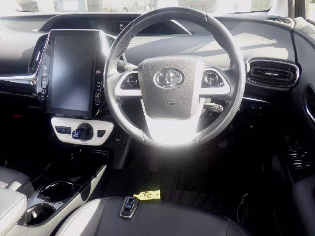 TOYOTA PRIUS PHV