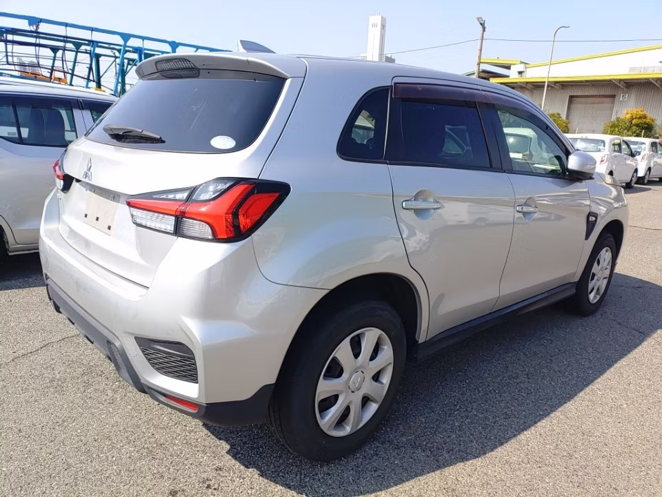 MITSUBISHI RVR