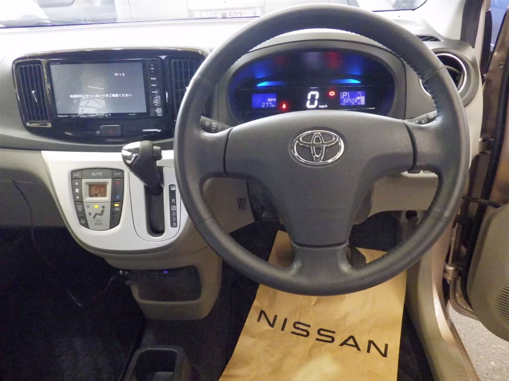 TOYOTA PIXIS EPOCH