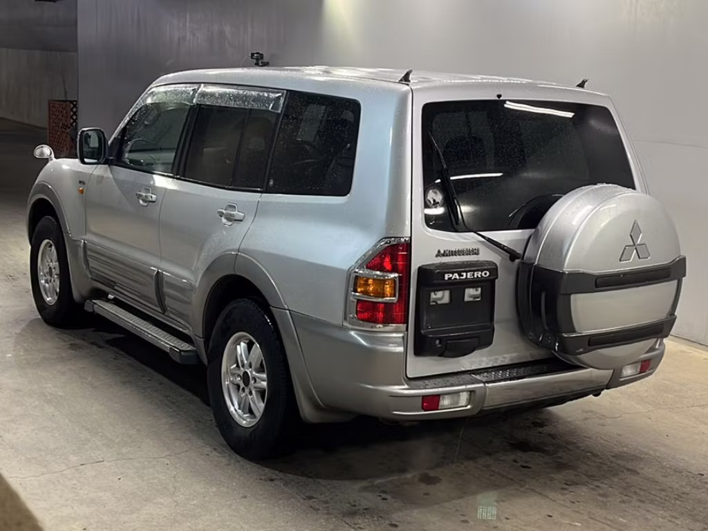 MITSUBISHI PAJERO