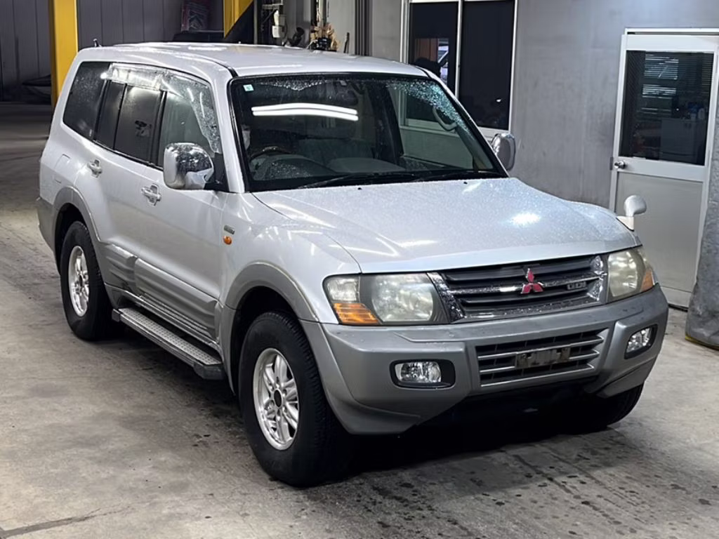 MITSUBISHI PAJERO