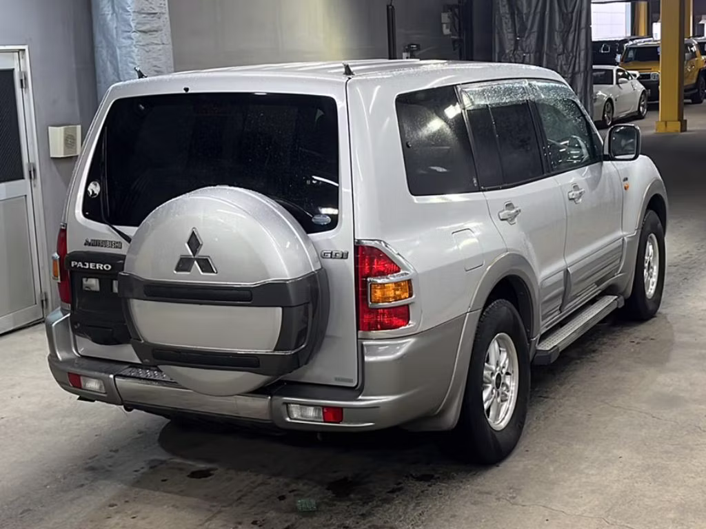 MITSUBISHI PAJERO