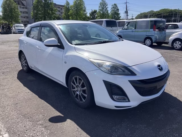 MAZDA AXELA