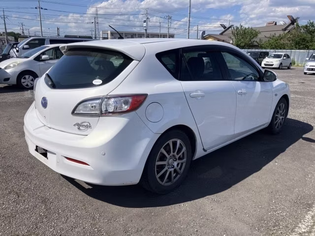 MAZDA AXELA