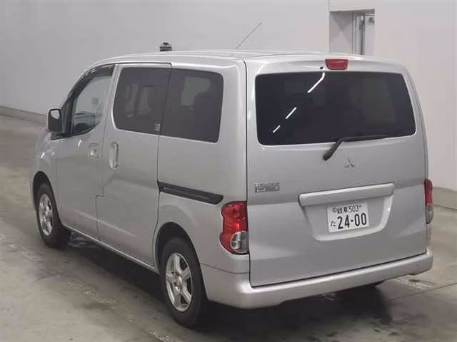 MITSUBISHI DELICA D:3