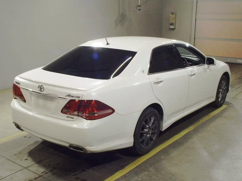 TOYOTA CROWN