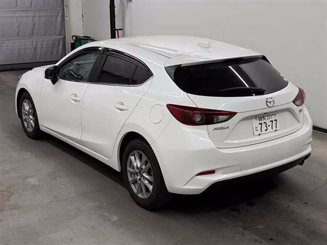 MAZDA AXELA