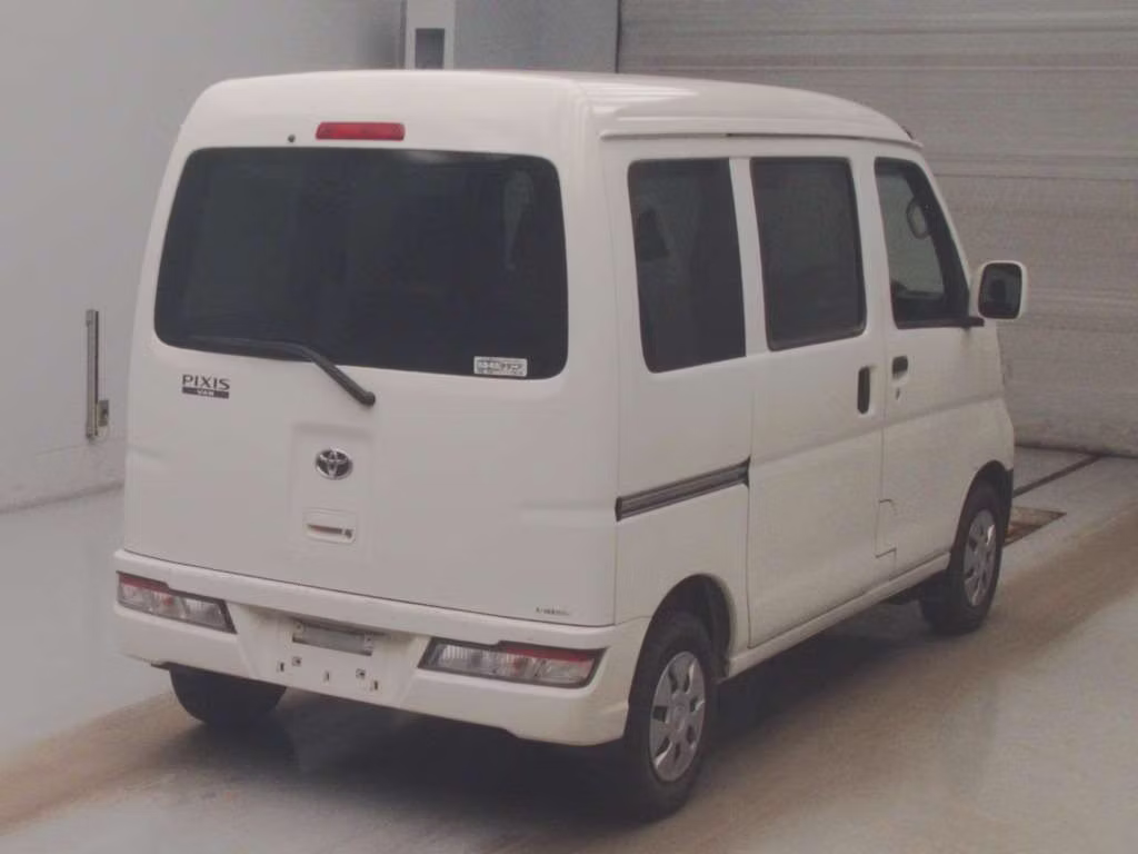 TOYOTA PIXIS VAN