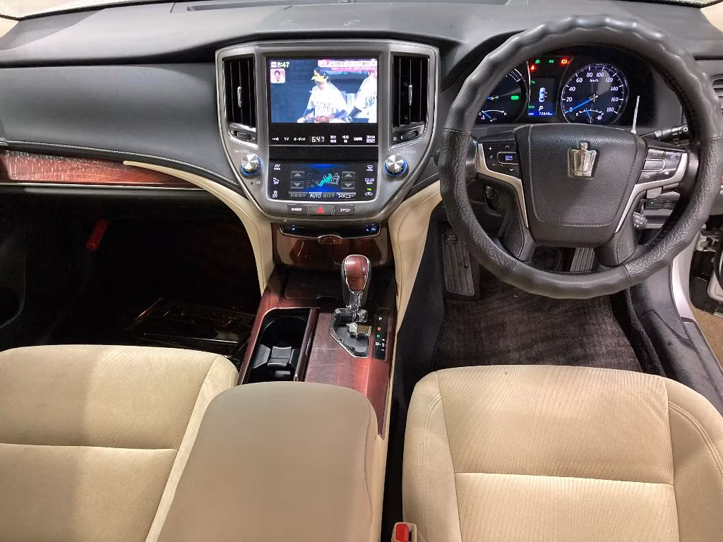 TOYOTA CROWN
