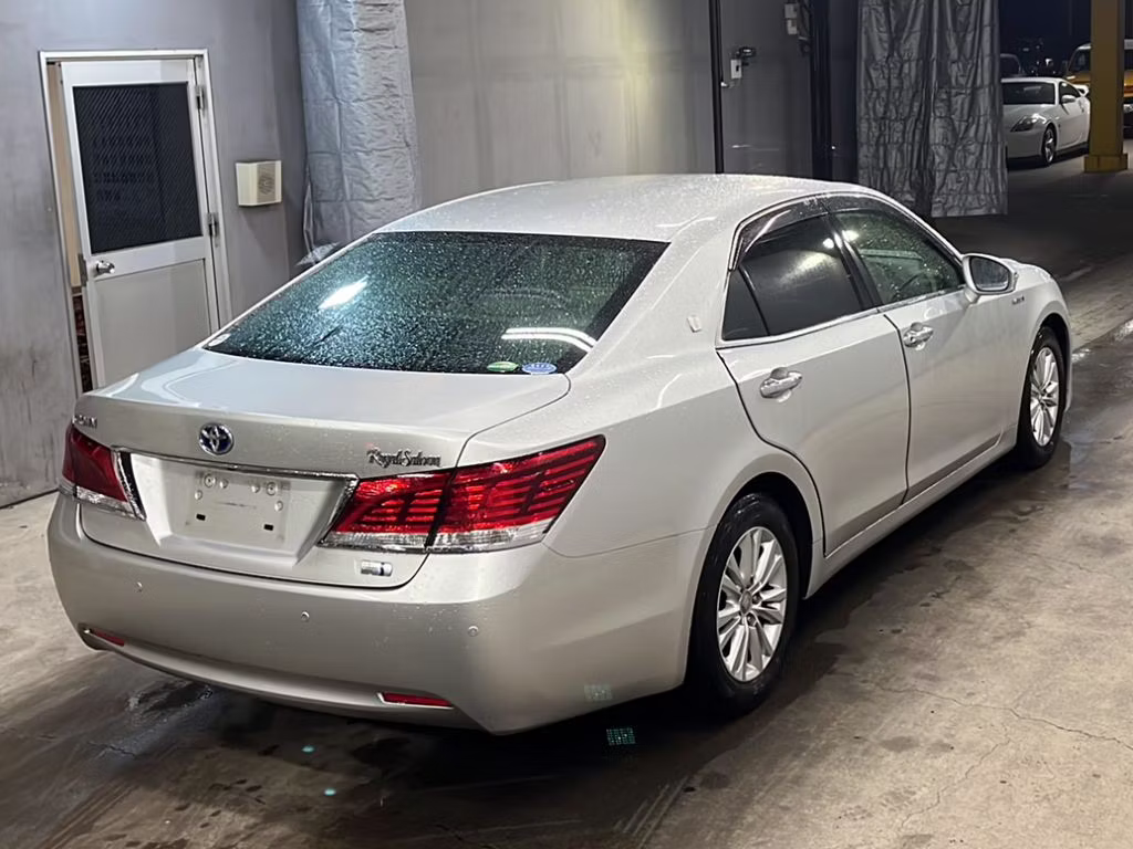 TOYOTA CROWN