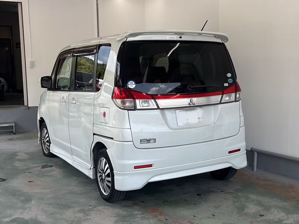 MITSUBISHI DELICA D:2